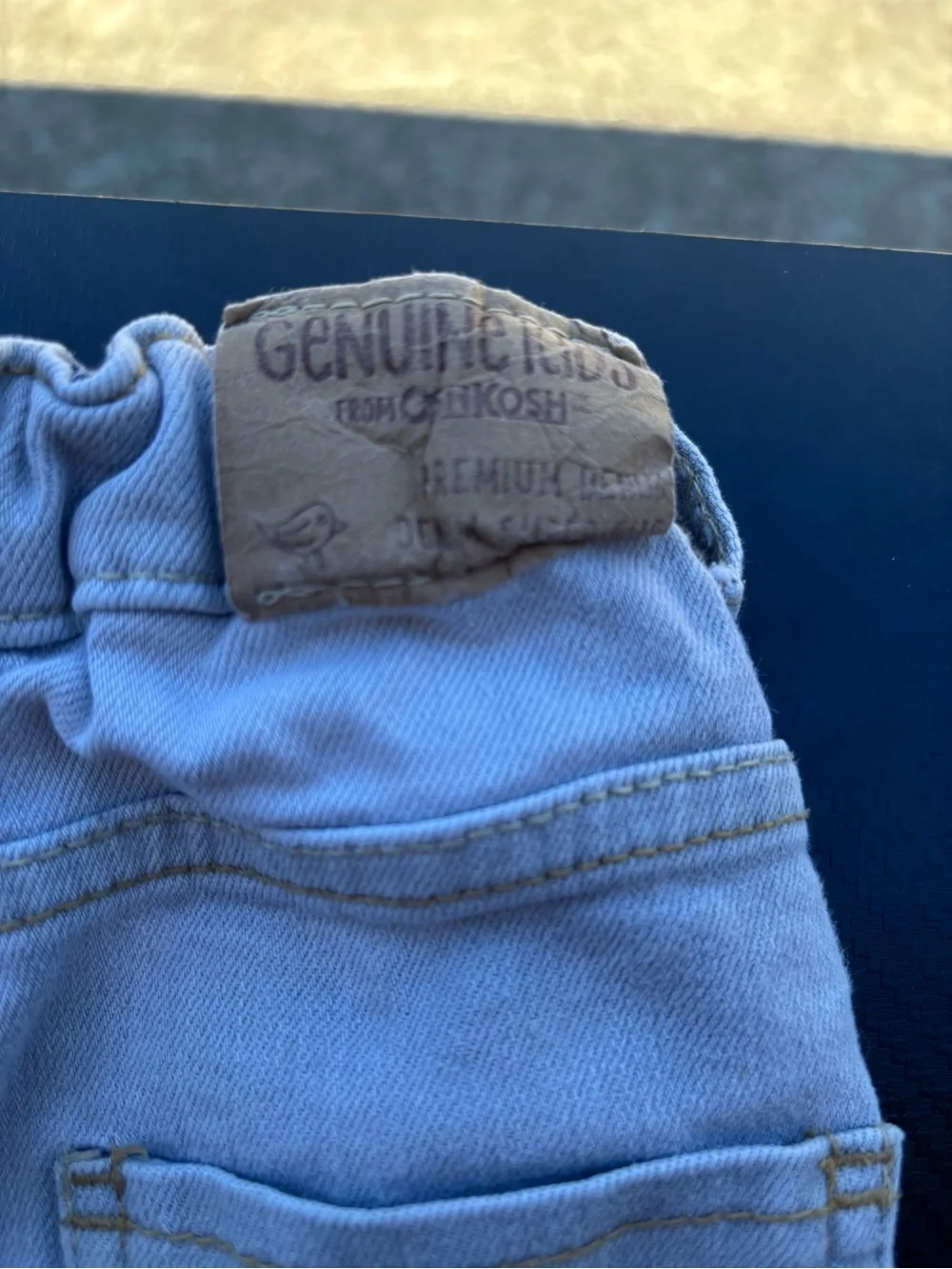 Assorted lot of five pairs of jeans, all size 4
